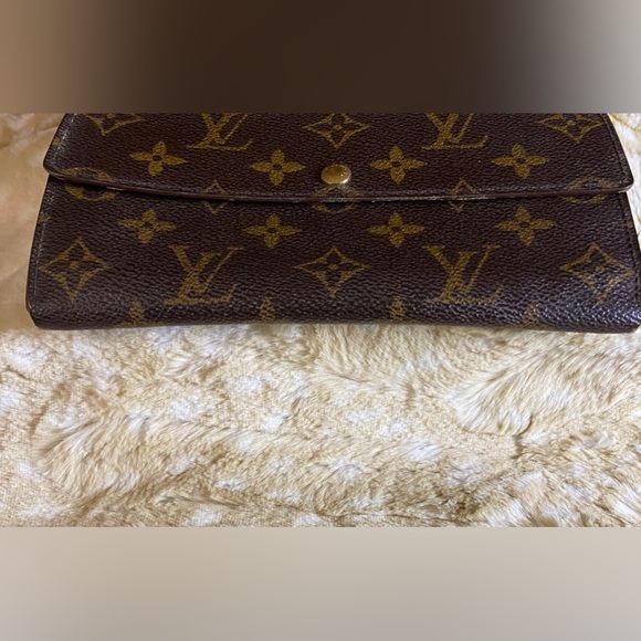 Louis Vuitton Sarah Monogram Long Wallet - Picture 3 of 9
